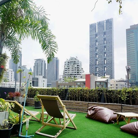 Hash Apartment With Unique Chill Design At Silom Soi 3 Bangkok Exterior photo