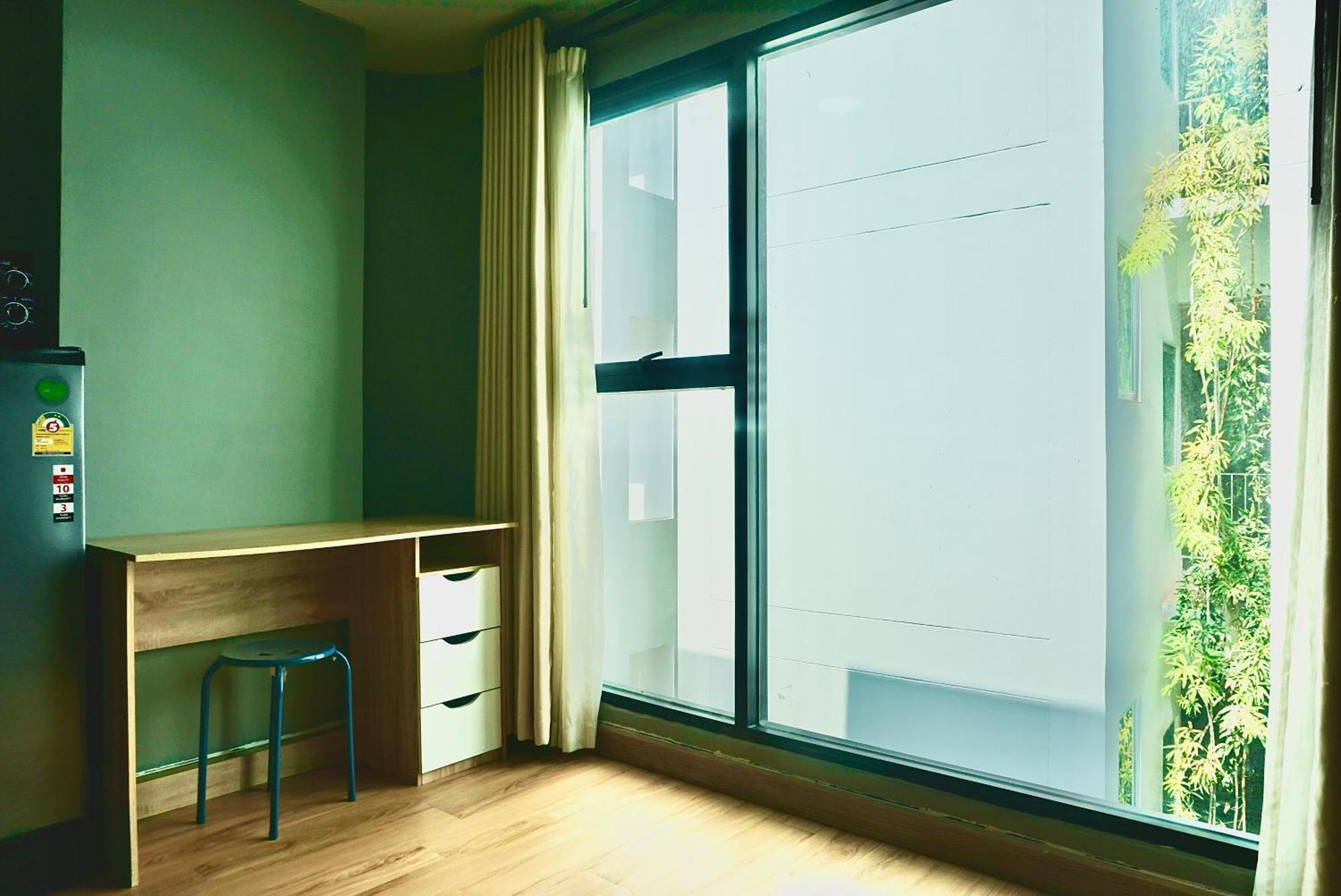 Hash Apartment With Unique Chill Design At Silom Soi 3 Bangkok Exterior photo