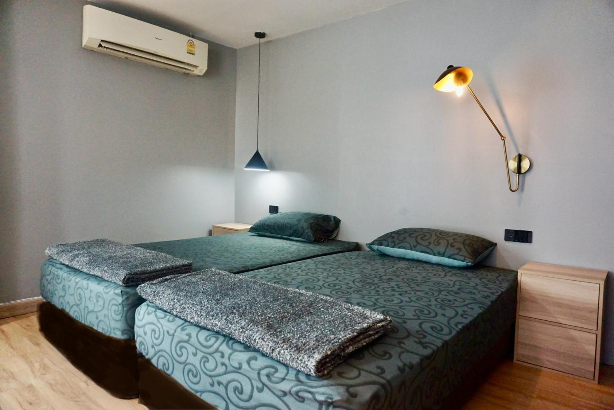 Hash Apartment With Unique Chill Design At Silom Soi 3 Bangkok Exterior photo