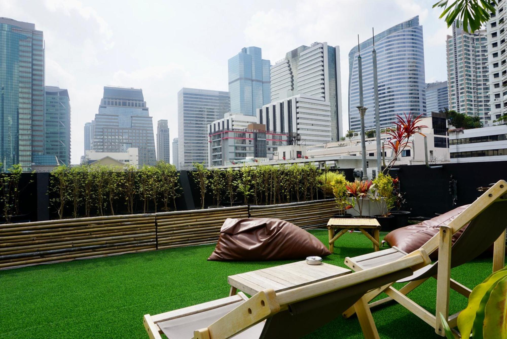 Hash Apartment With Unique Chill Design At Silom Soi 3 Bangkok Exterior photo